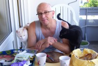 /album/fotogalerie-miezekatzen/beim-fruhstuck-jpg/